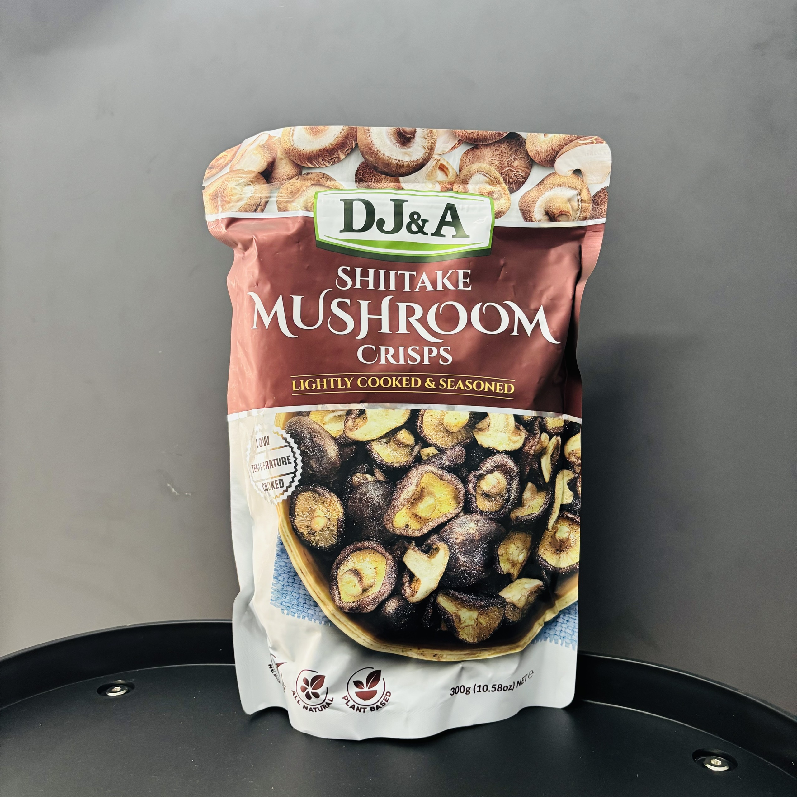 DJ&A Shiitake Mushroom Crisps nấm hương sấy giòn 300g (03/26)