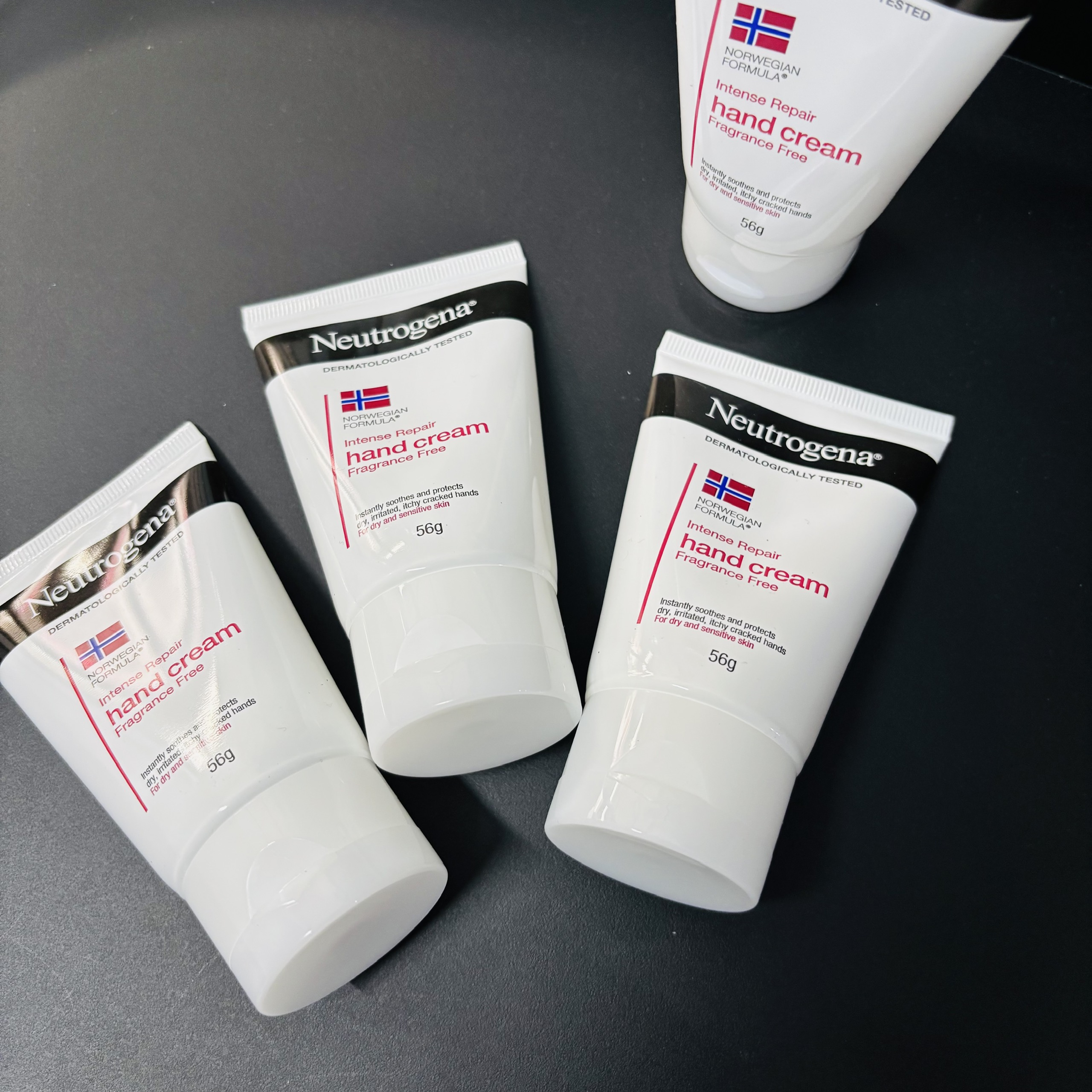 Neutrogena Hand Cream kem dưỡng da tay dưỡng ẩm sâu và mịn màng không mùi 56g (10/27)