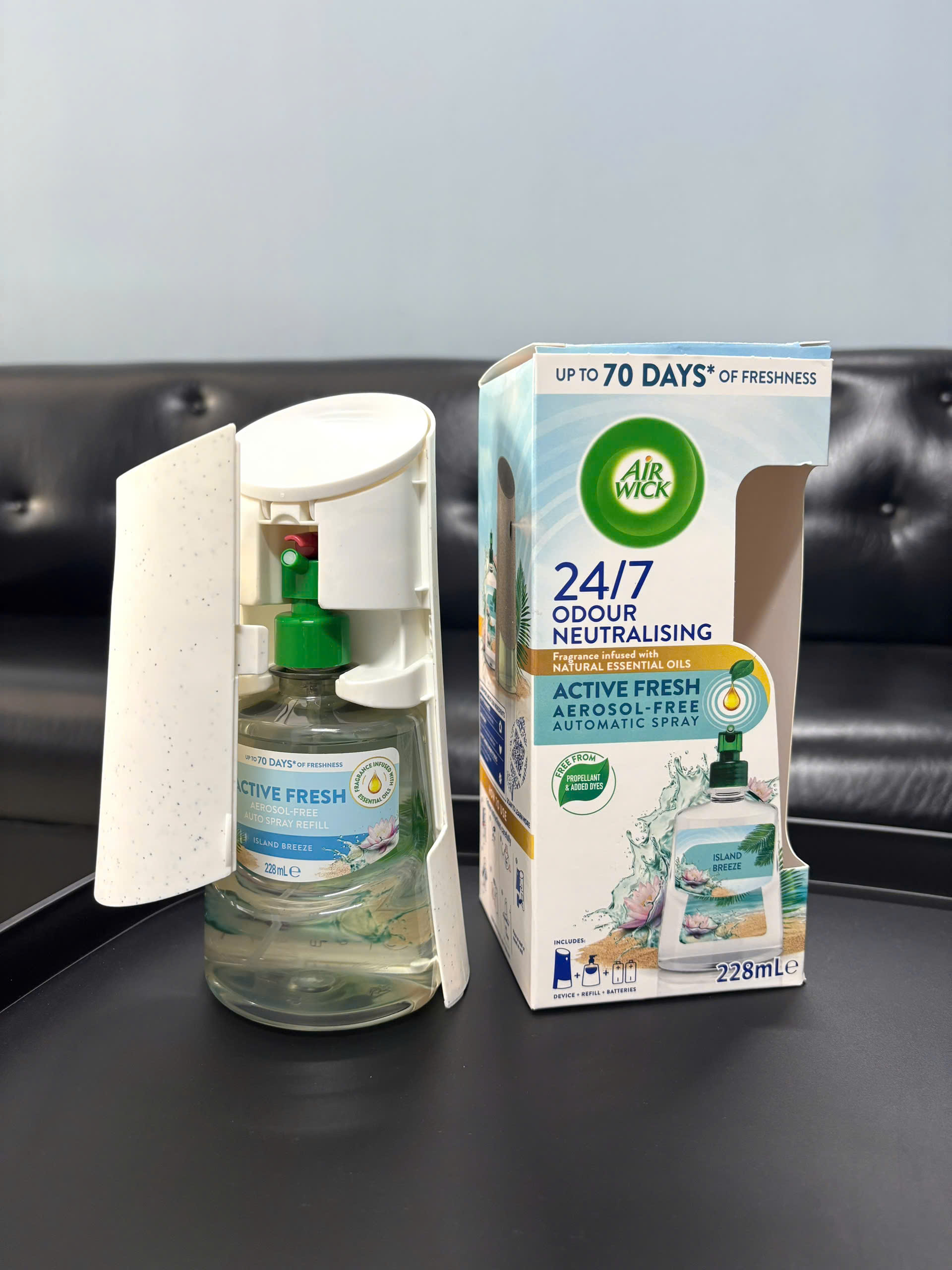 Air Wick Automatic Air Freshener máy phun tinh dầu tự động (máy + 1 chai 228ml)