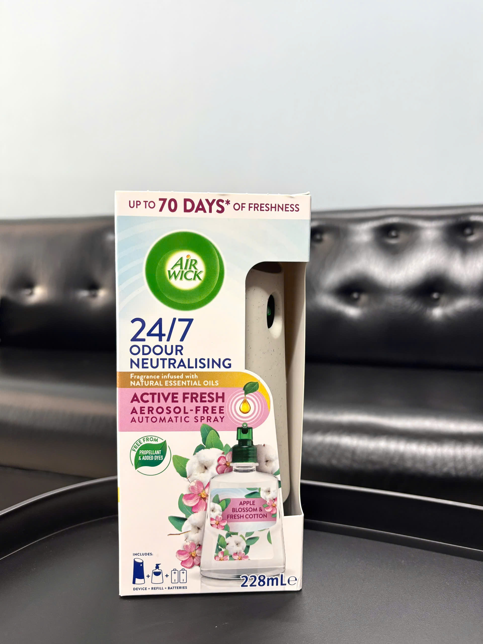 Air Wick Automatic Air Freshener máy phun tinh dầu tự động (máy + 1 chai 228ml)