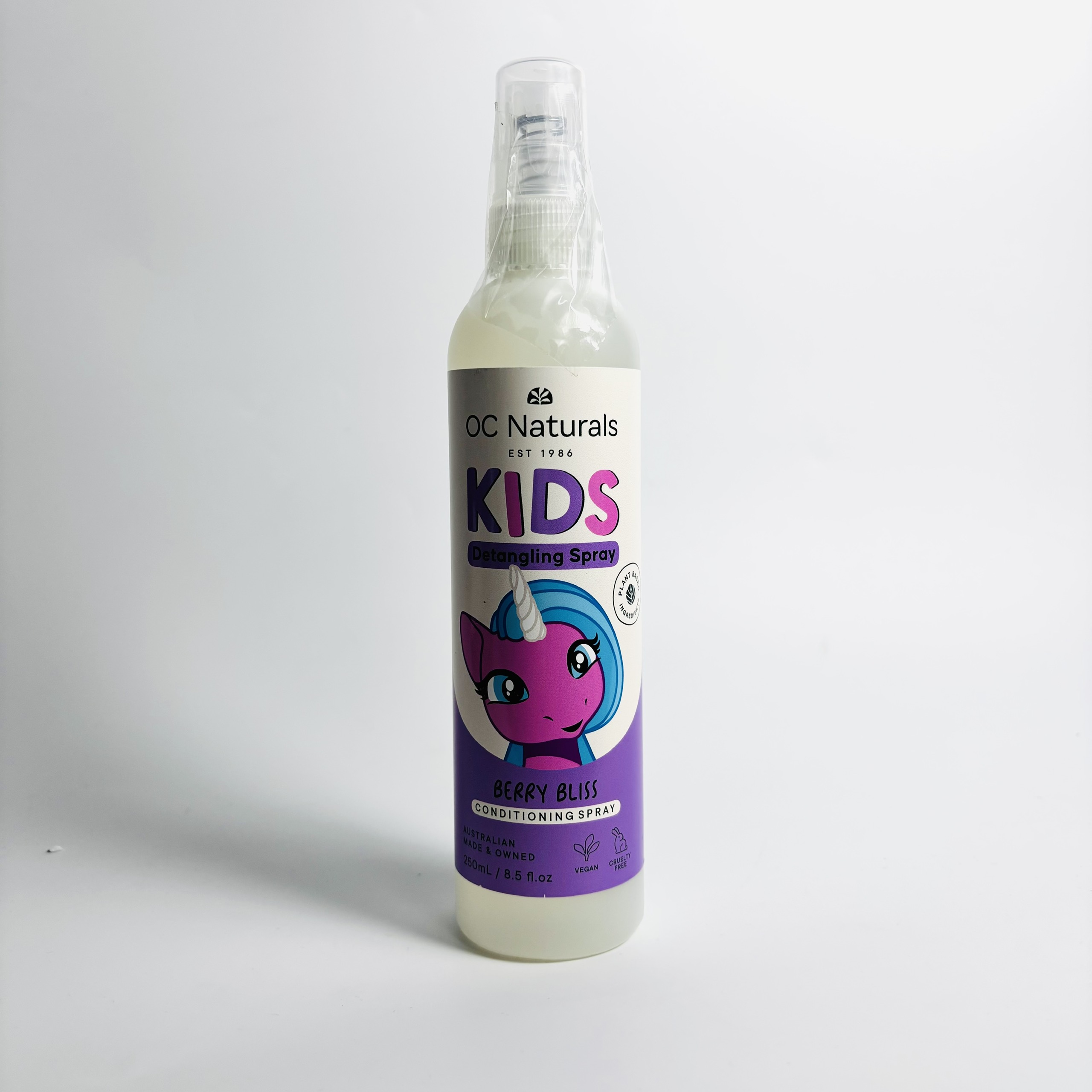 OC Naturals Kids Berry Bliss Detangling Spray xịt gỡ rối tóc cho bé nguồn gốc thực vật 250ml