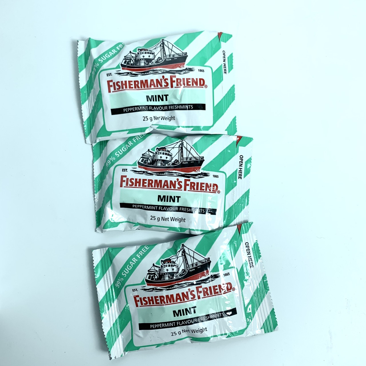 Fisherman's Friend Mint kẹo con tàu Úc ngậm cay the mát giảm ho 12 gói x 25g (08/29)