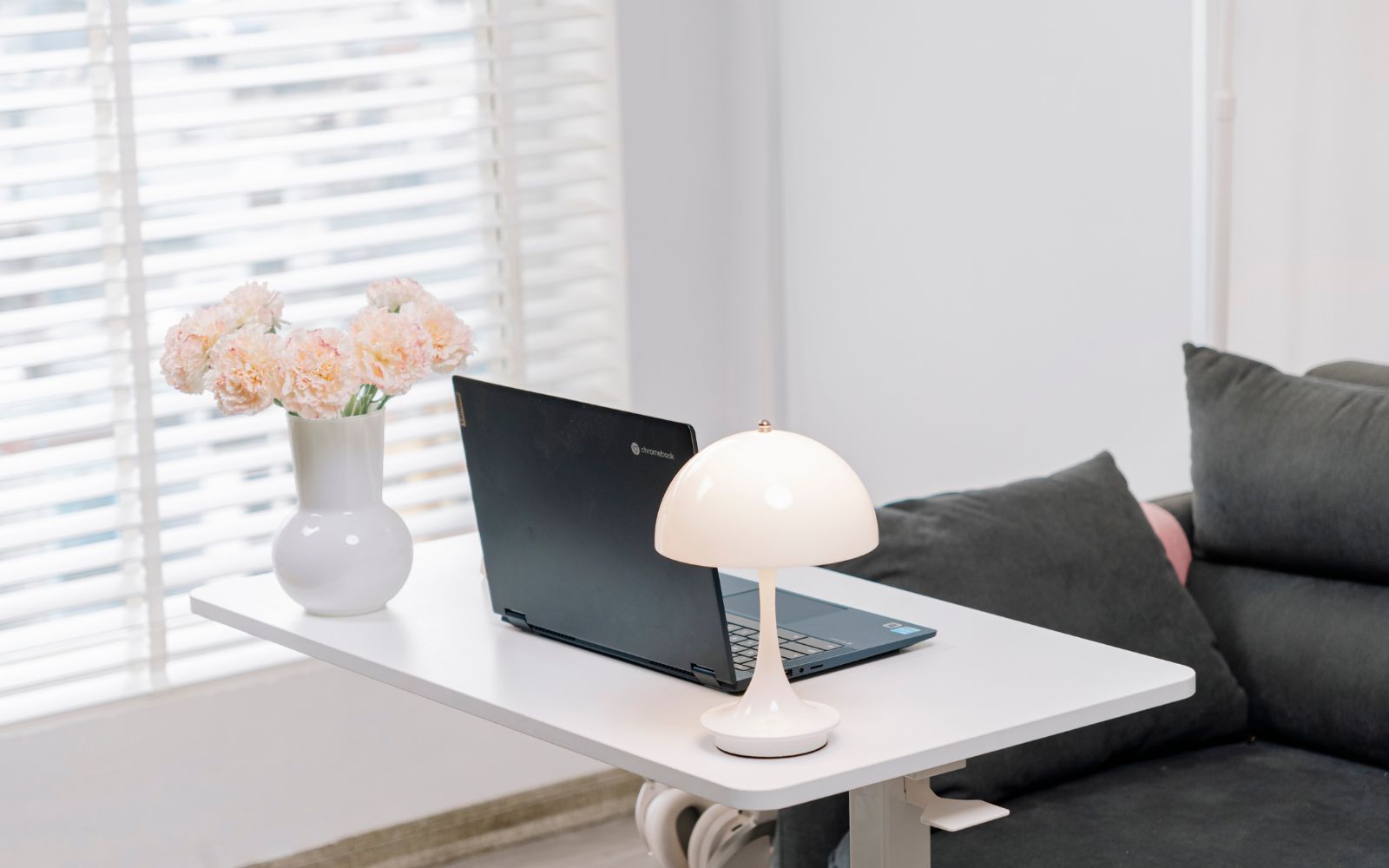 Bàn nâng hạ di động – Tối ưu không gian hiện đại