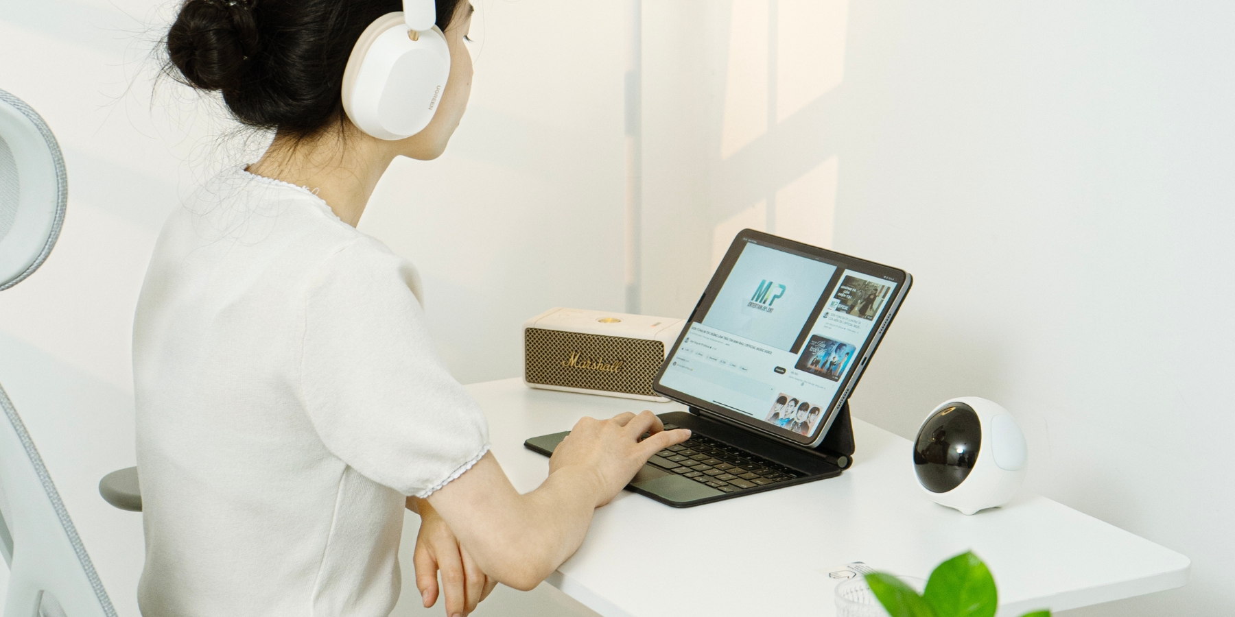 Top 5 Phụ Kiện Giúp Tối Ưu Hóa Góc Làm Việc Tại Nhà