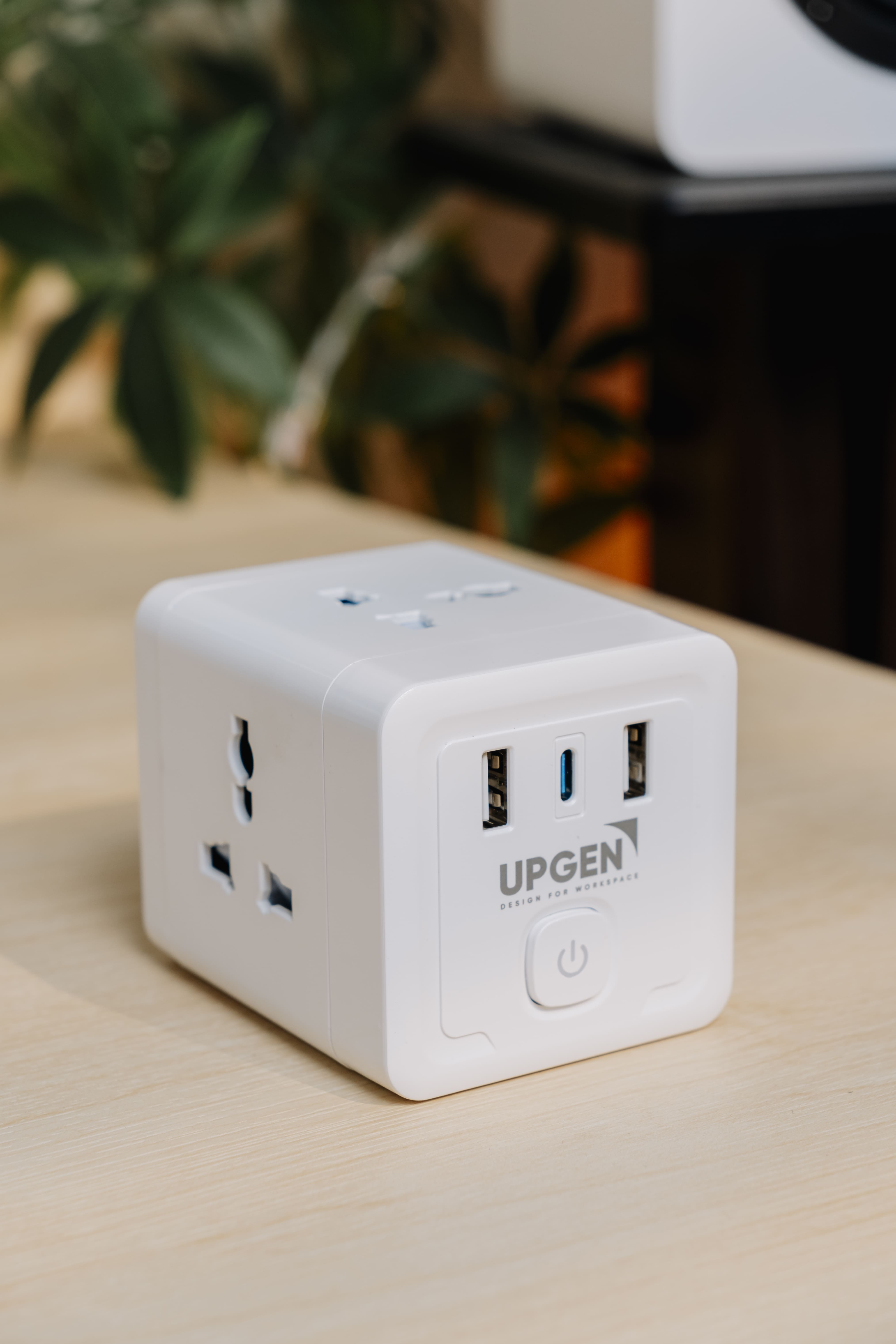 Upgen T1 Mini - Ổ cắm điện không dây tích hợp sạc nhanh đa năng
