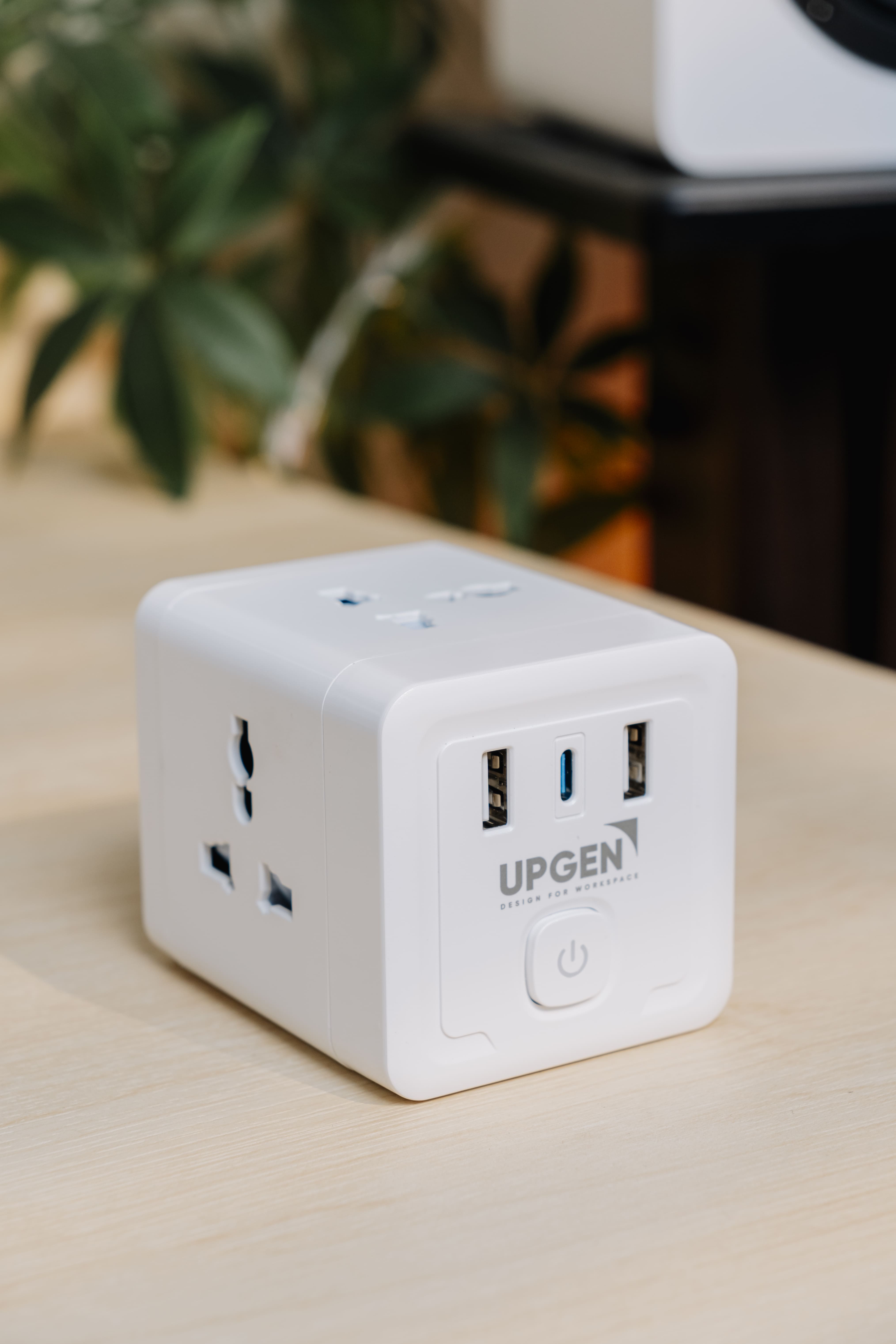 Upgen T1 Mini - Ổ cắm điện không dây tích hợp sạc nhanh đa năng