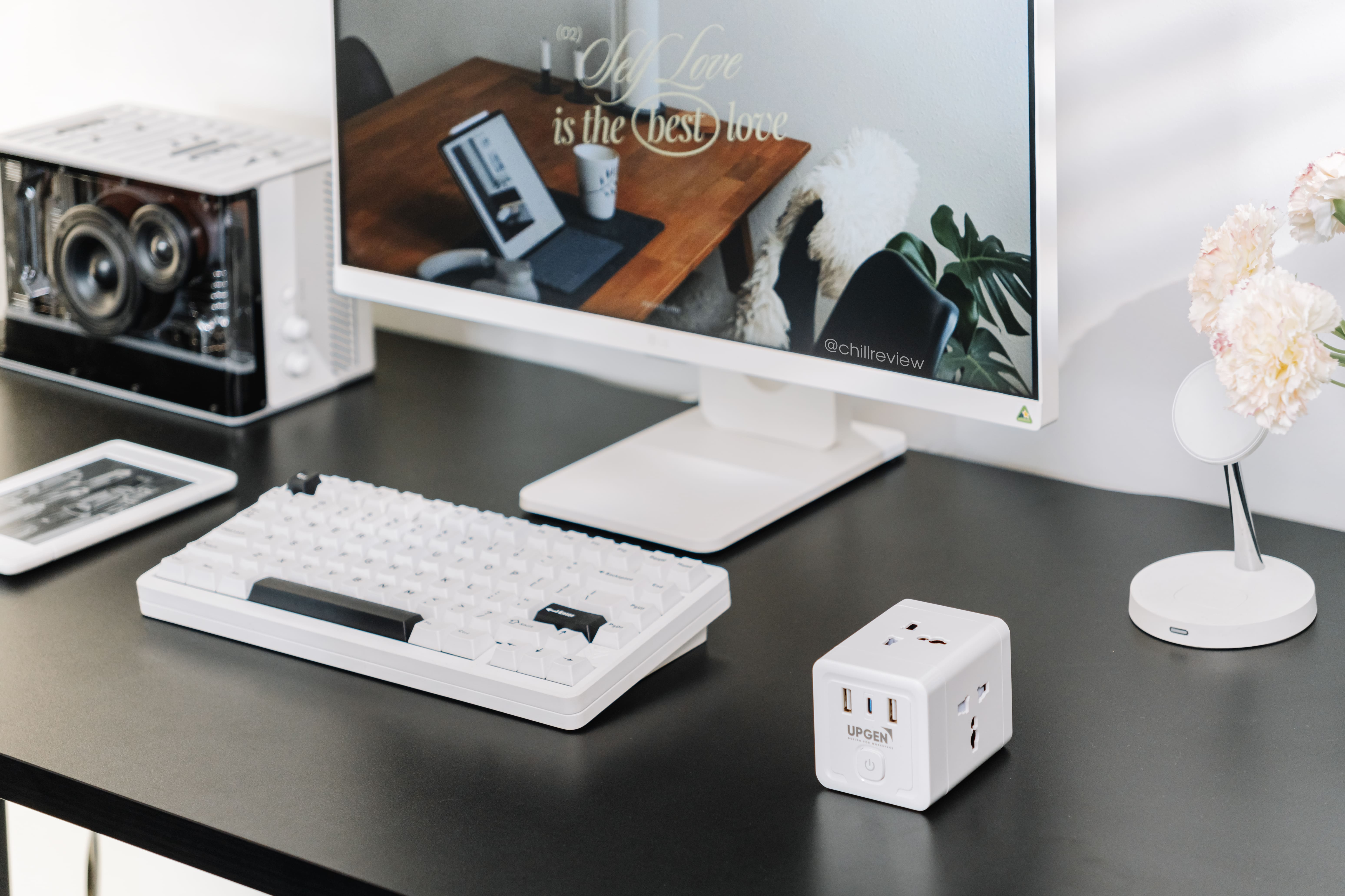 Upgen T1 Mini - Ổ cắm điện không dây tích hợp sạc nhanh đa năng