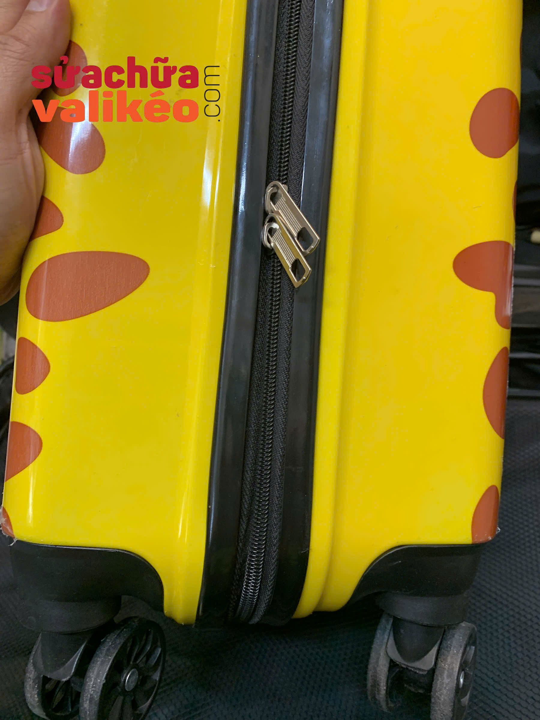 Thay dây kéo vali 35