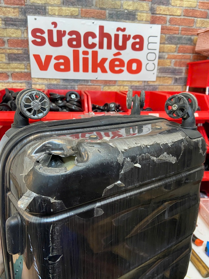 Hàn vali bị vỡ móp méo dịch vụ uy tín chuyên nghiệp4