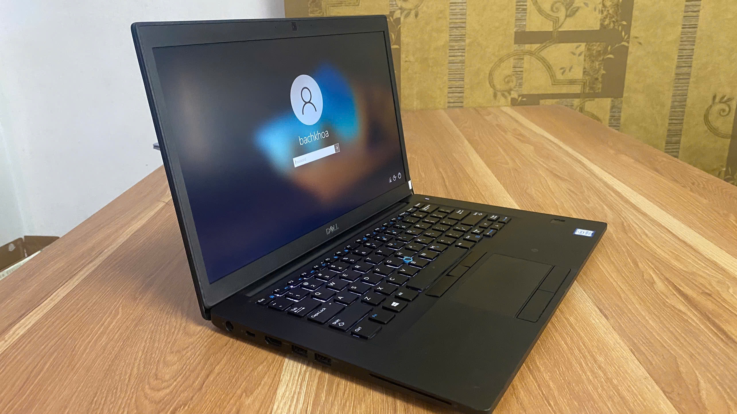 Máy Xách Tay Laptop Dell Latitude E7490 I5 8350 Ram 8G, SSD 256G, 14" Full HD Cảm Ứng