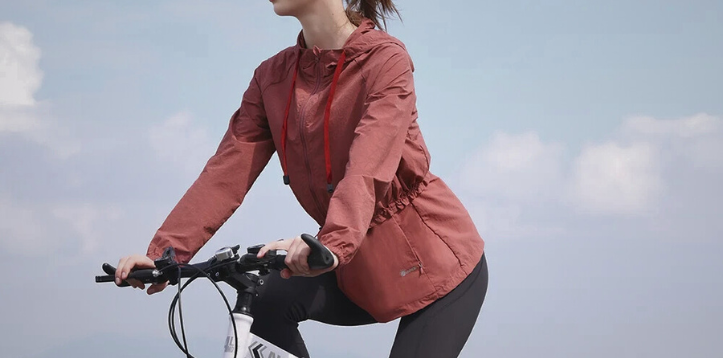 Áo chống tia UV là gì? Tiêu chí chọn áo chống nắng hiệu quả