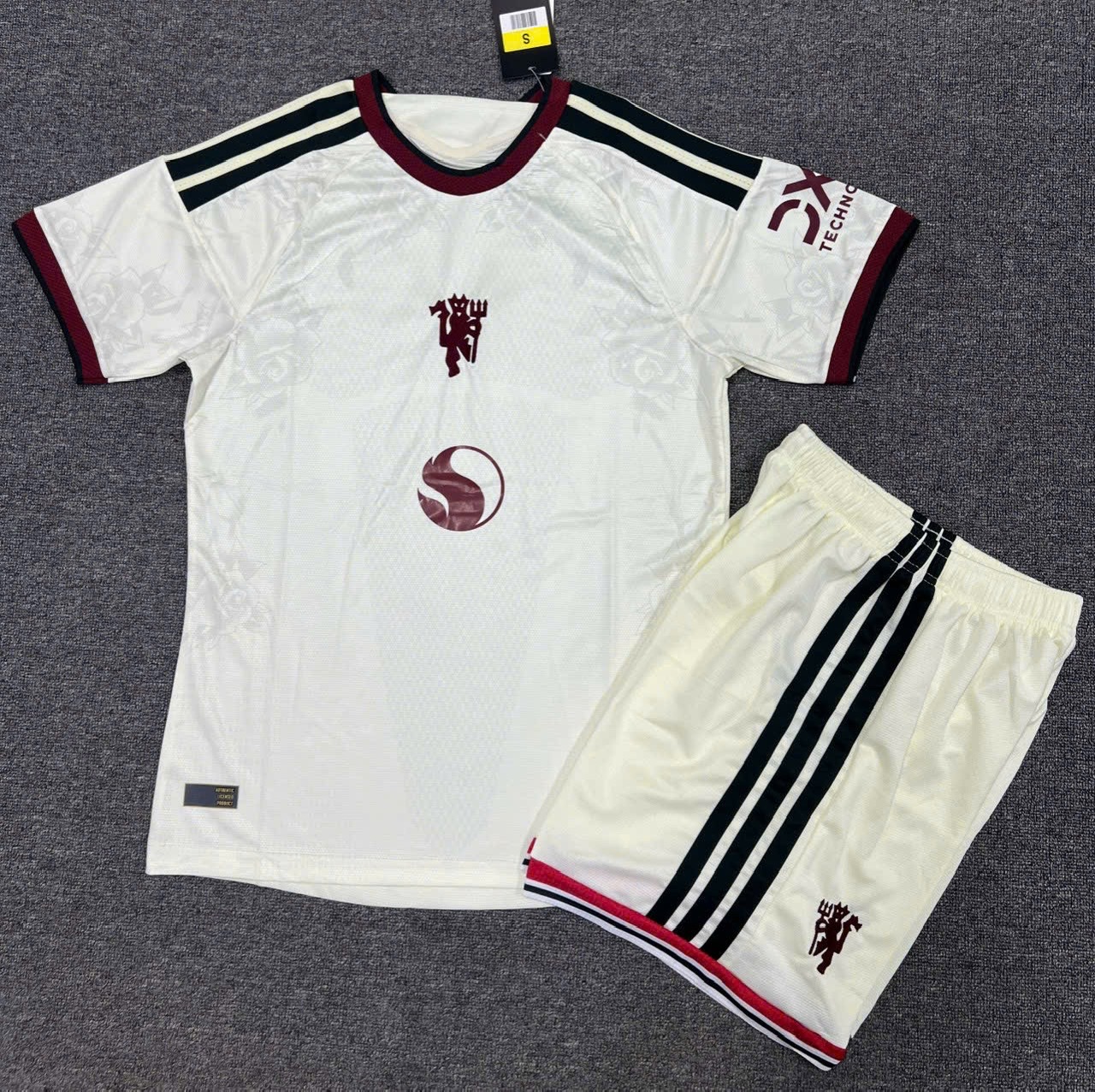 Manchester United 2026 - 2027