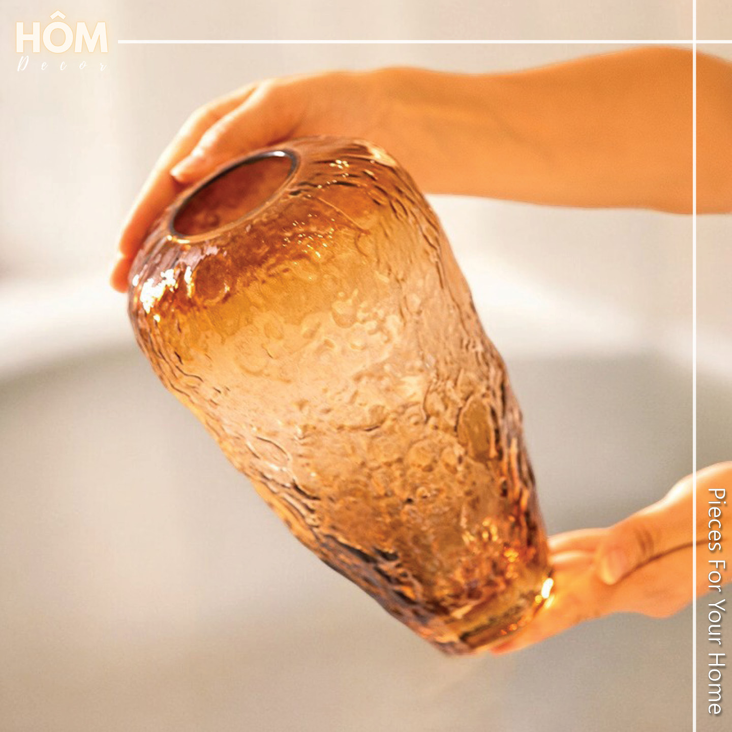 Bình hoa thủy tinh hổ phách