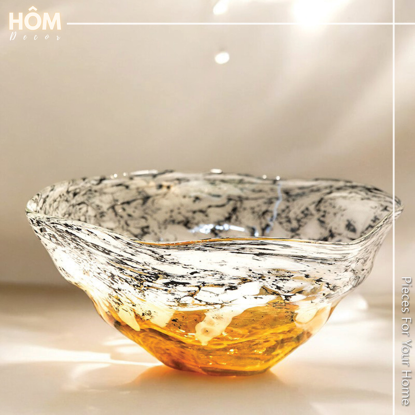 Bình hoa hổ phách miệng trắng tuyết