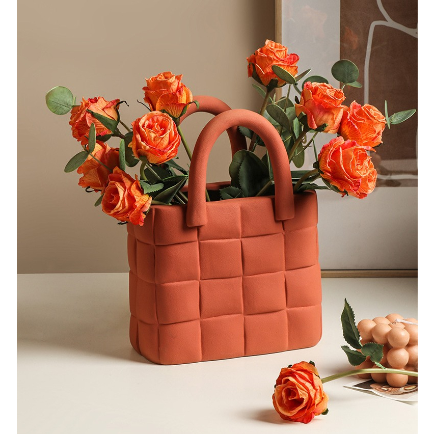 Giỏ hoa trang trí bằng gốm