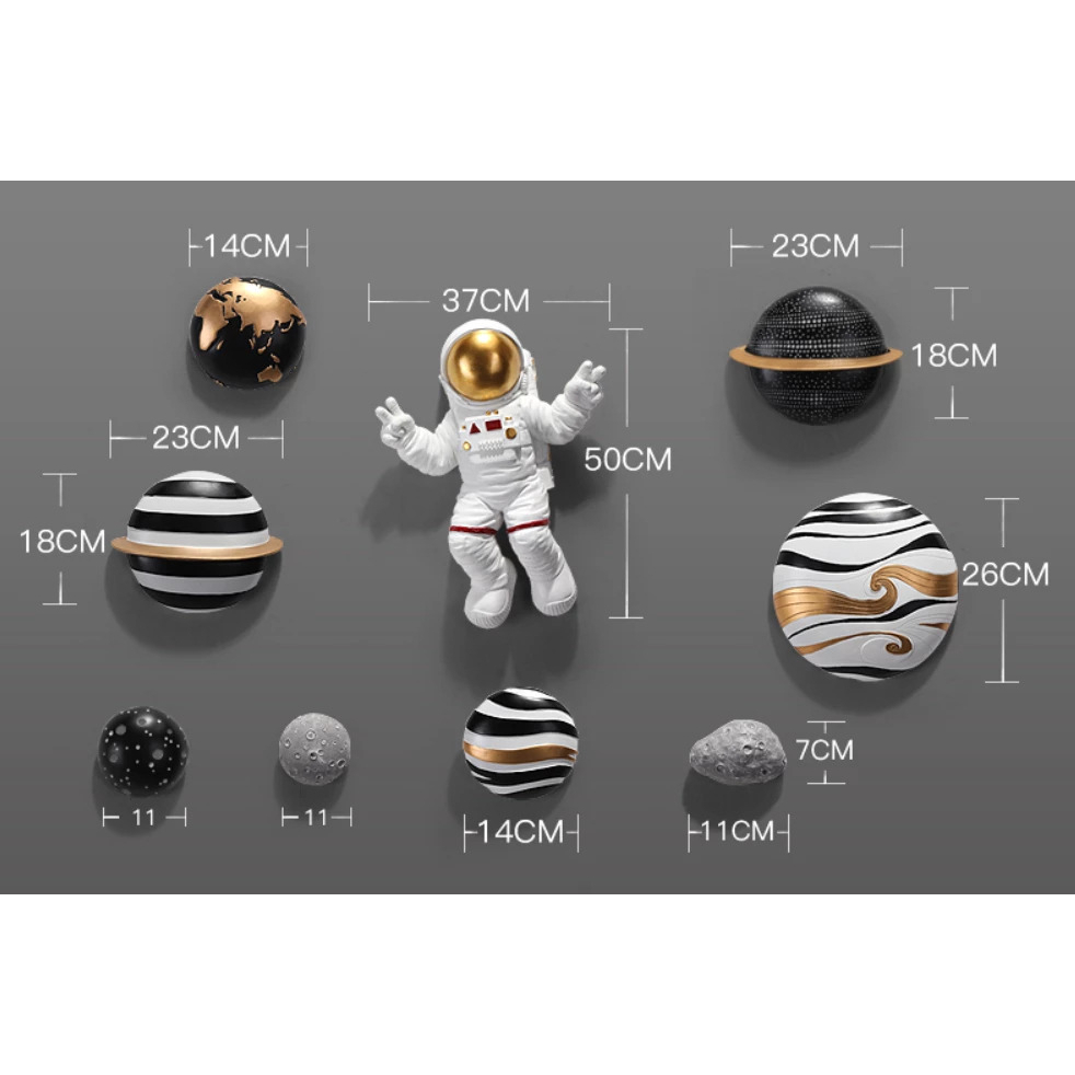 Bộ tượng phi hành gia treo tường