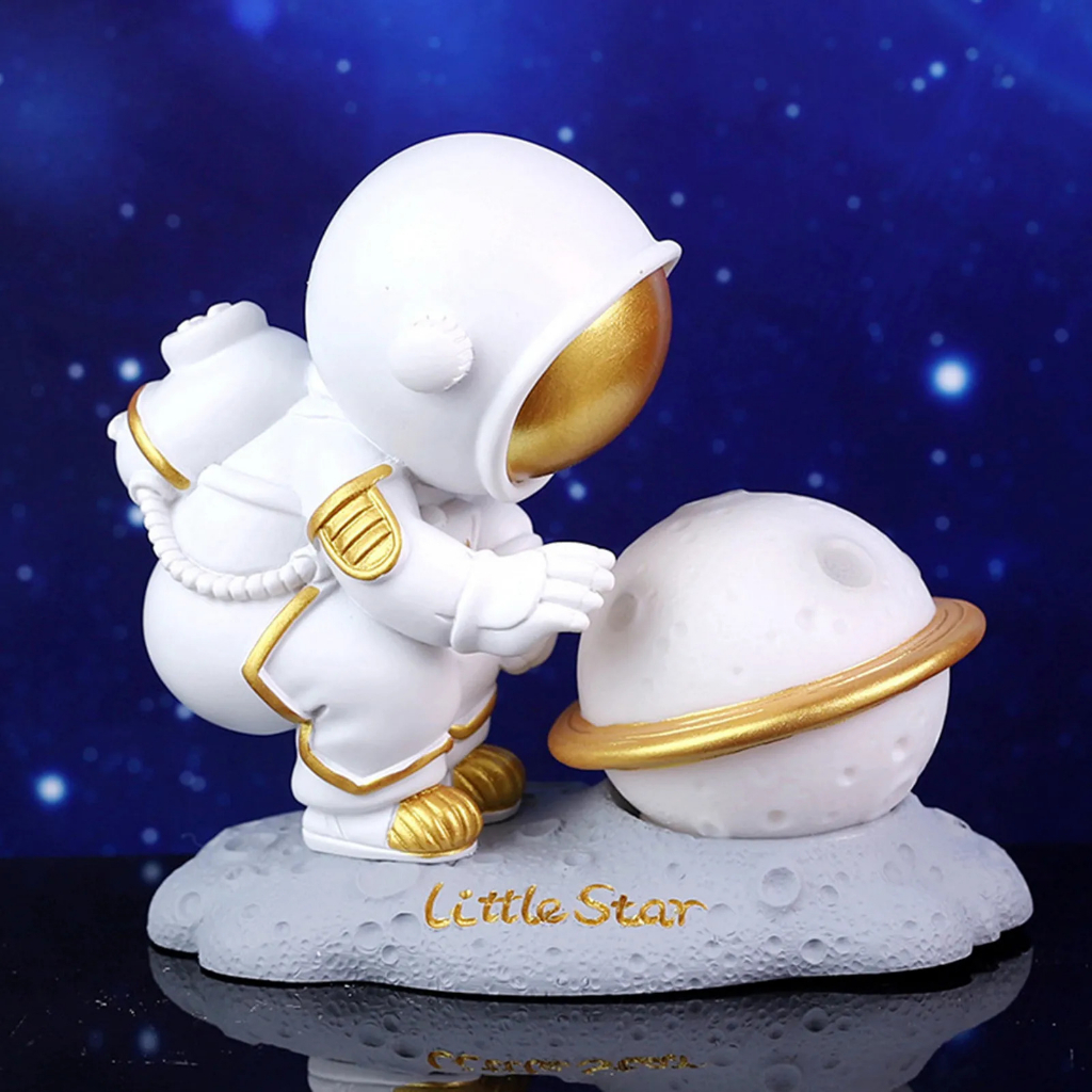 Tượng phi hành gia kèm đèn