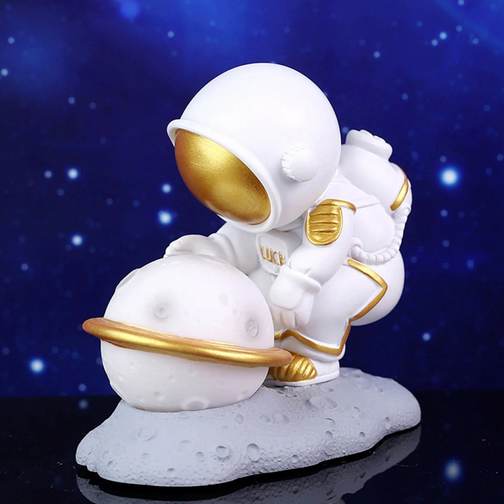 Tượng phi hành gia kèm đèn