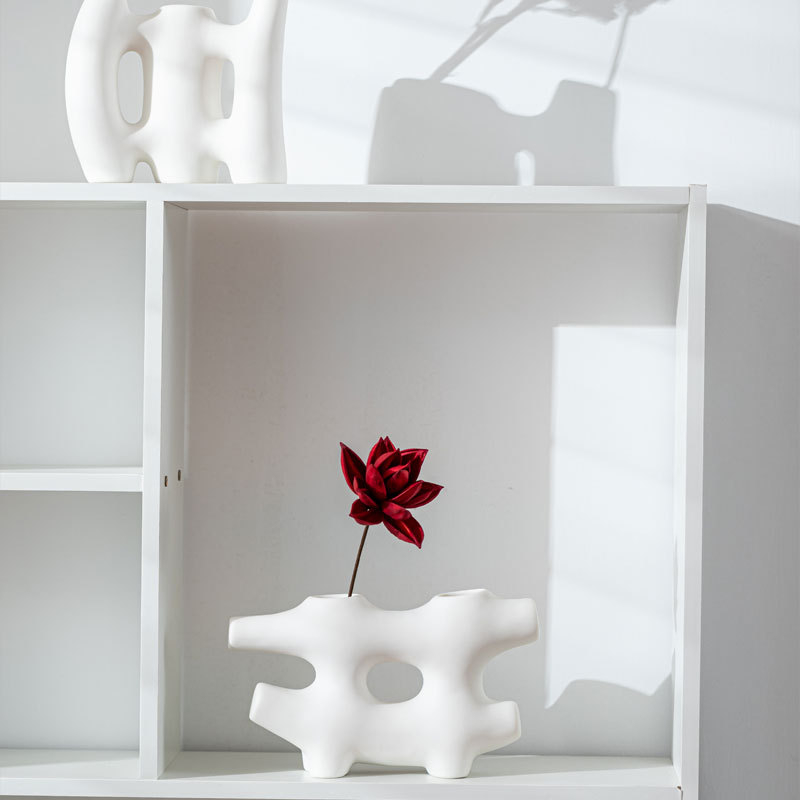 Bình gốm hình Chữ Thăng