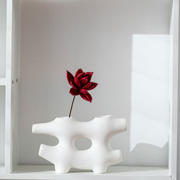 Bình gốm hình Chữ Thăng