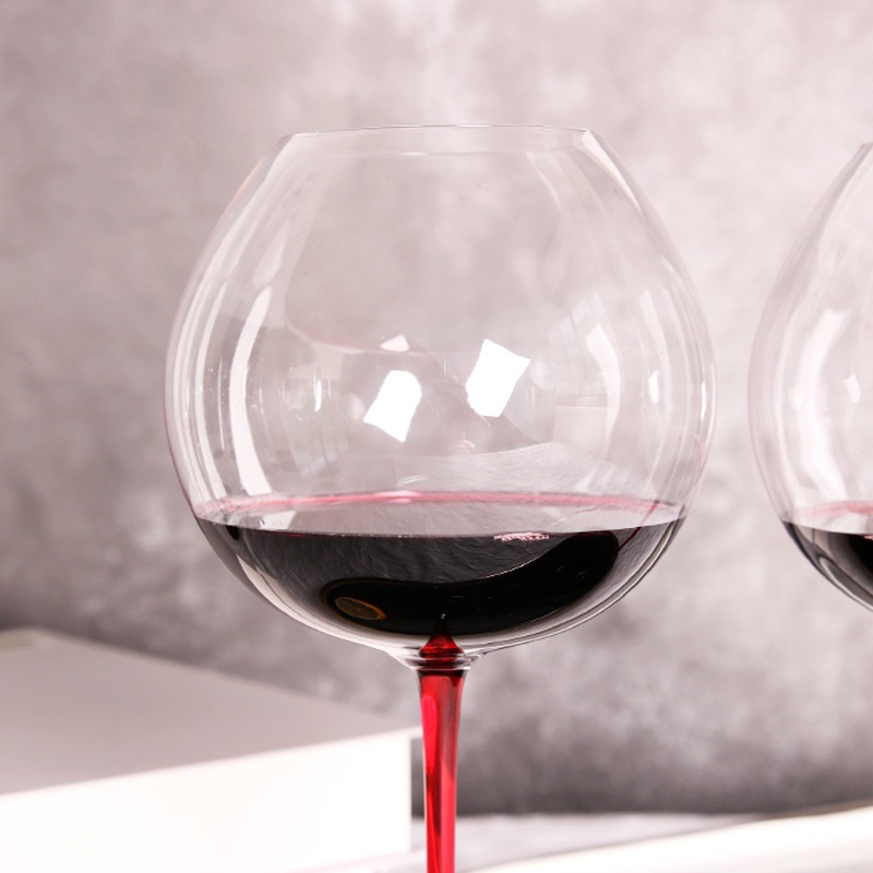 Ly rượu thủy tinh trang trí