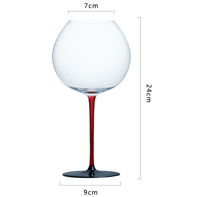 Ly rượu thủy tinh trang trí