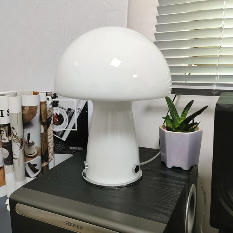 Đèn nấm để bàn phong cách hiện đại