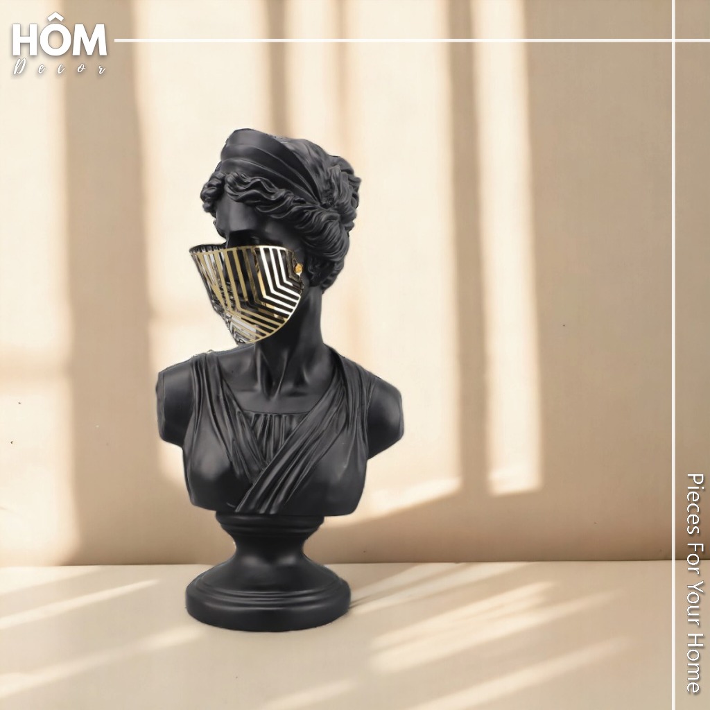 Tượng nữ thần hy lạp đeo mặt nạ