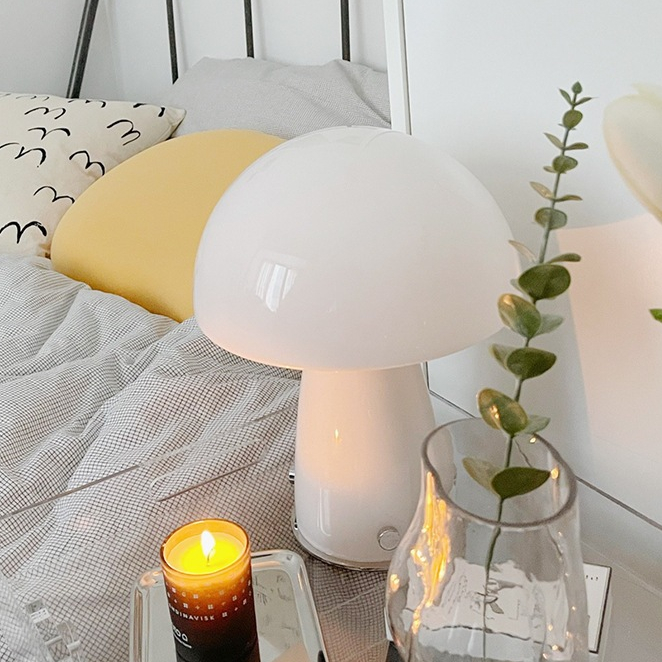 Đèn nấm để bàn phong cách hiện đại
