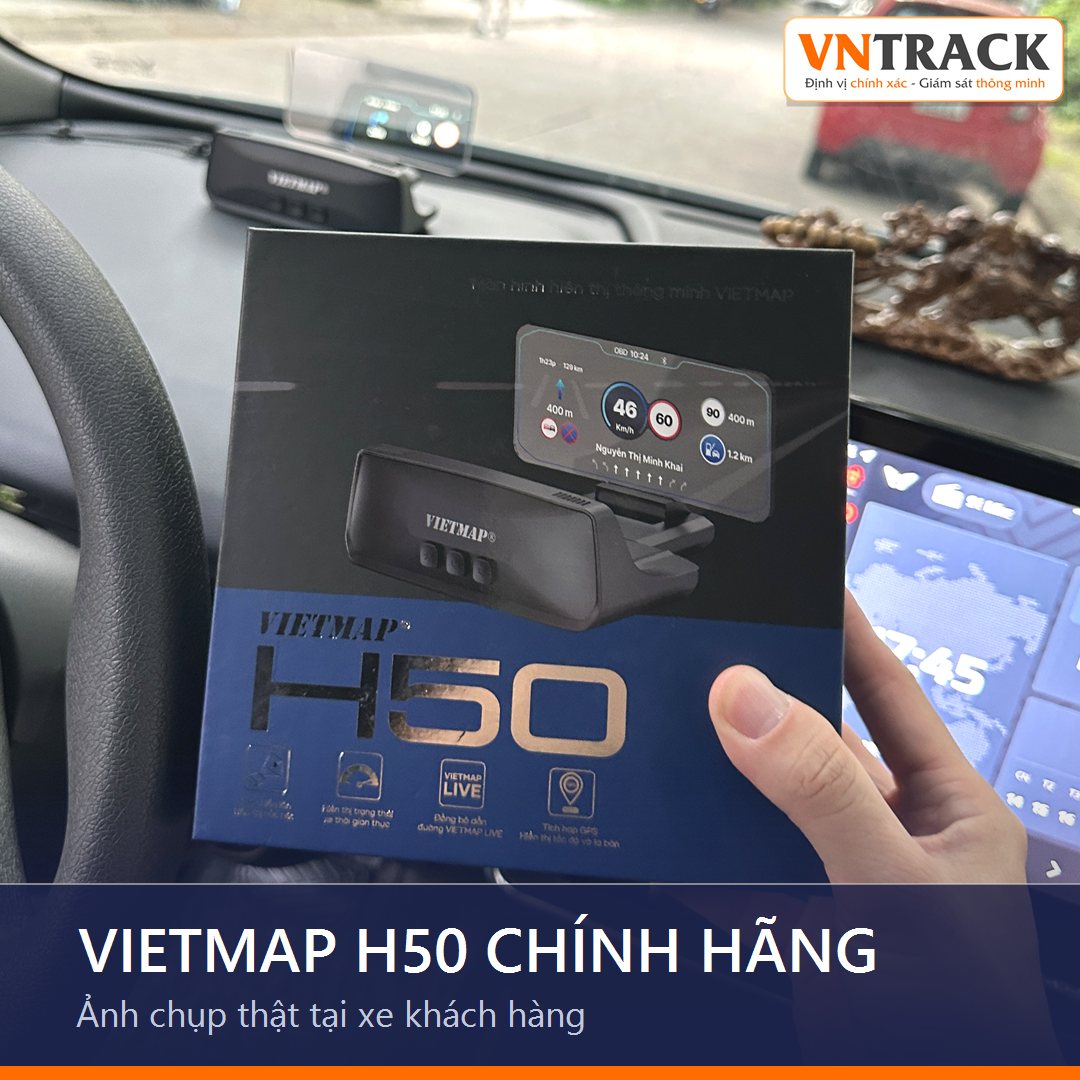 Hộp Vietmap H50 chính hãng chụp tại xe khách hàng của Vntrack