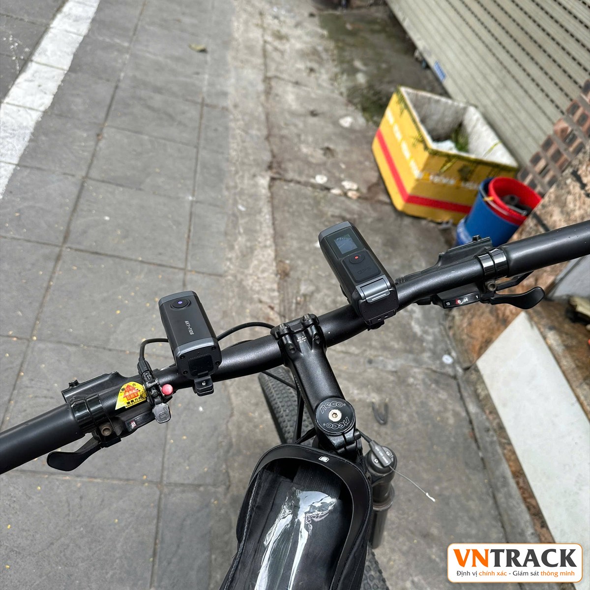 Camera Hành Trình Xe Máy Akeeyo AKY-730 Pro | 4K, Tích Hợp GPS
