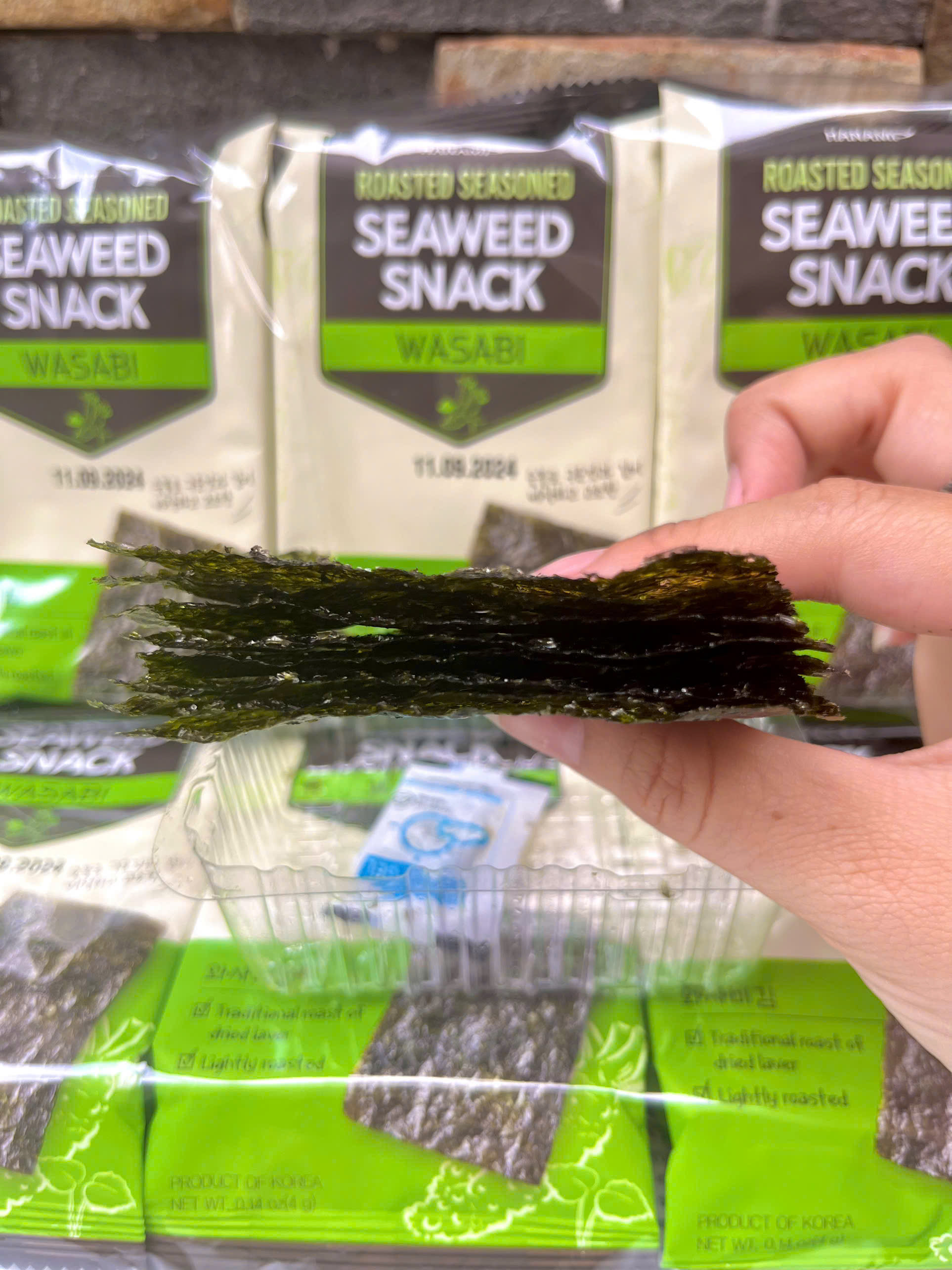 Rong Biển Nướng Tẩm Hanami Vị Wasabi Hàn Quốc (Lốc 3 Gói/ 12g)