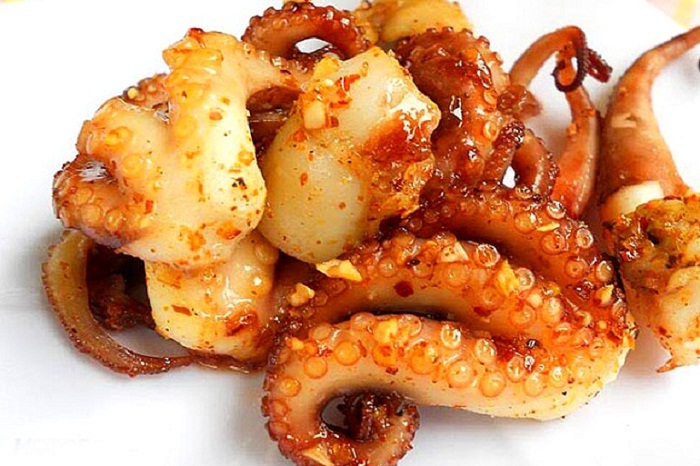 Bạch tuộc xào bơ tỏi