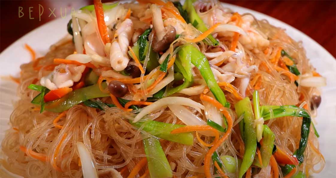 món Mực xào miến có thể ăn cùng cơm