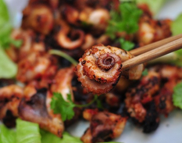 bạch tuộc nướng sa tế