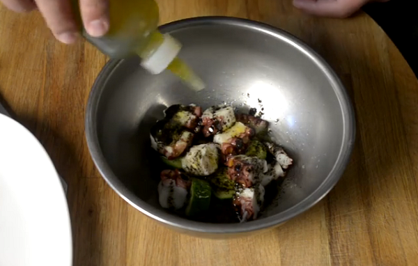 salad bạch tuộc ướp bạch tuộc