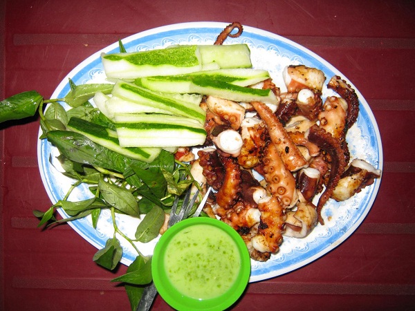 bạch tuộc nướng thơm ngon, nhai đã miệng