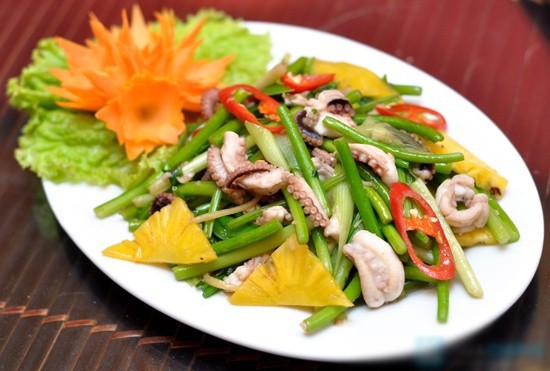 bach tuoc xao chua ngot