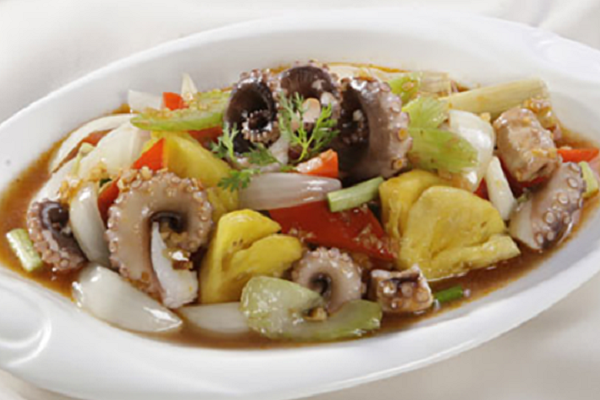 bạch tuộc xào dứa