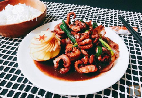 bạch tuộc xào hành tây