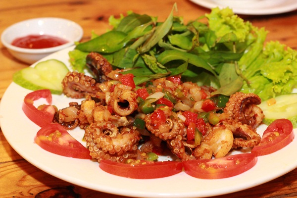 bạch tuộc xào sả ớt 2