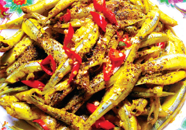 ca com kho nghe cá cơm kho nghệ