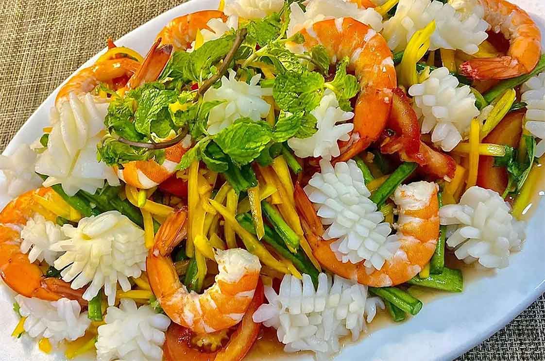 Gỏi Thái hải sản chua cay