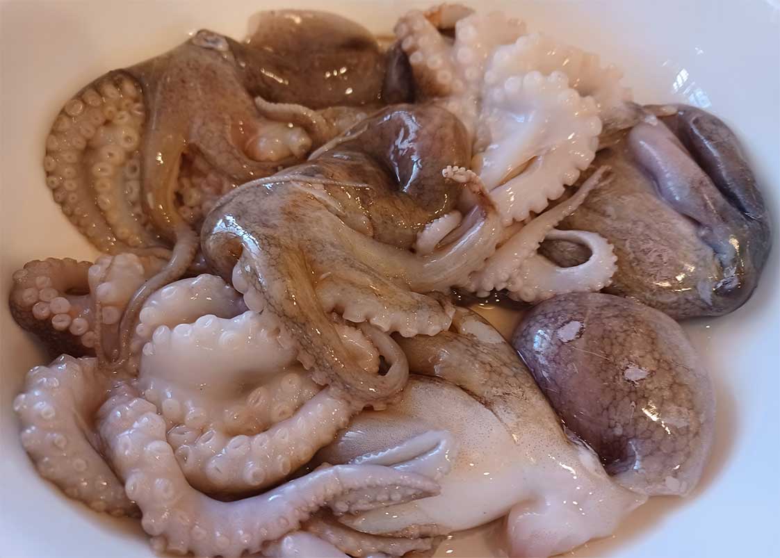 bạch tuộc sau khi đã sơ chế và làm sạch