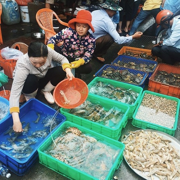 chợ xóm lưới