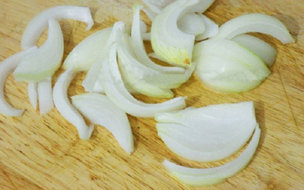 nguyên liệu hành tây xào với bạch tuộc