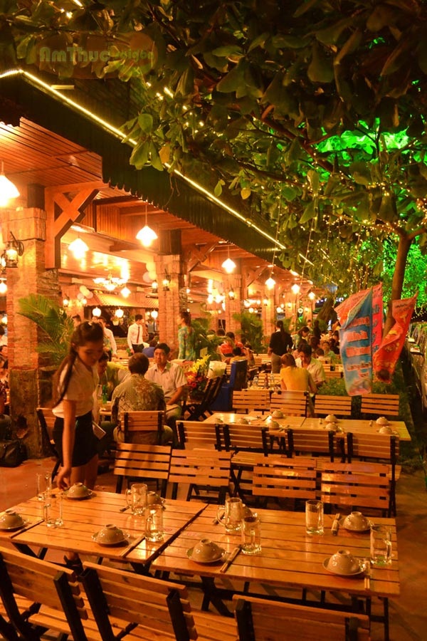 1 trong những nhà hàng có món bạch tuộc nướng thơm ngon tại Tphcm