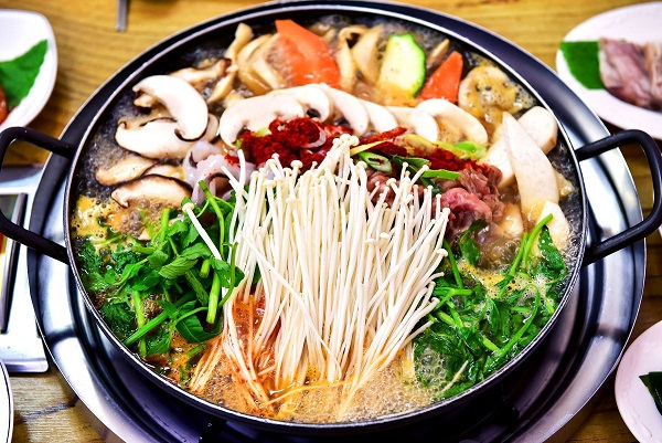 lẩu bạch tuộc kim chi