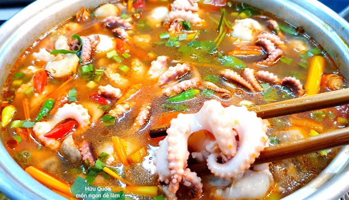 lấu bạch tuộc sa tế thơm ngon