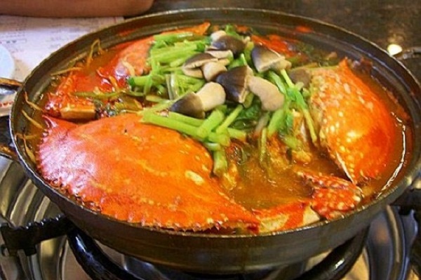 lẩu cua gạch nấu nấm
